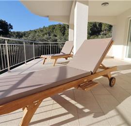 6 Bedroom Beachfront Villa with Heated Pool near Vela Luka on Korcula Island, Sleep 12